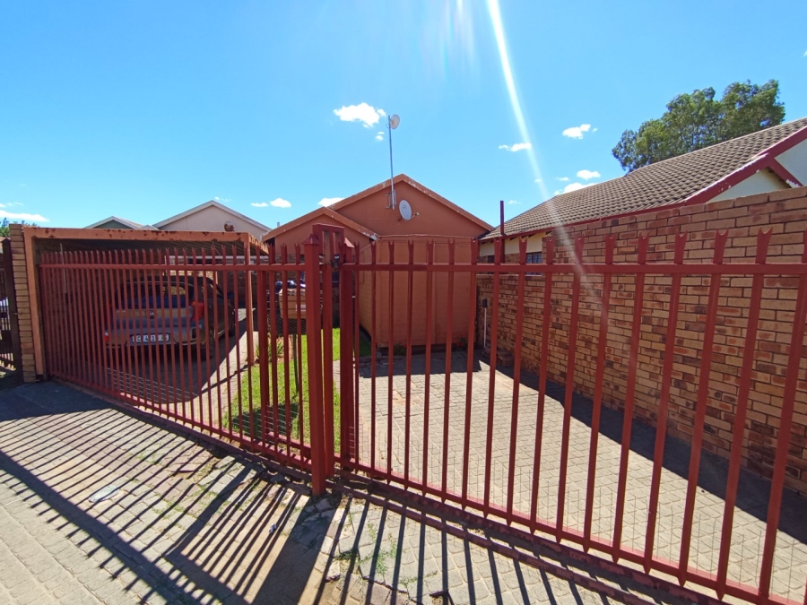 2 Bedroom Property for Sale in Bloemside Free State